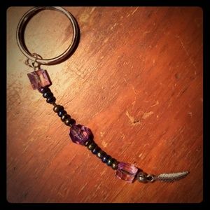 Feather pendant keychain 6K